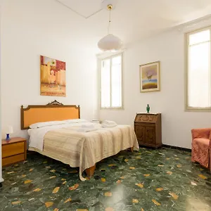 Kyra's House Apartamento Venecia